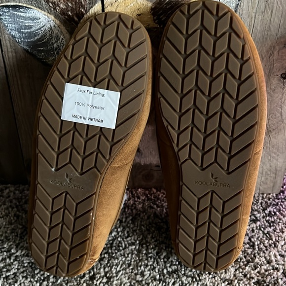 Koolaburra  UGG Sz 5. NEW NEVER WORN - Picture 2 of 4